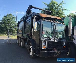 2000 Mack MR 688S --