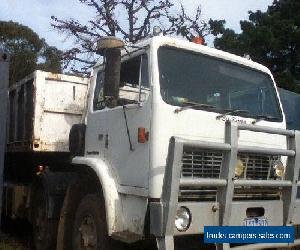 1980 WHITE INTERNATIONAL SKIP BIN HOOK TRUCK