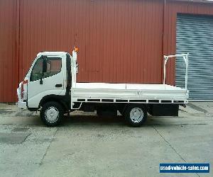 2001 TOYOTA DYNA 200  TRAY TRUCK