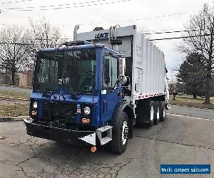 2002 Mack MR 688S