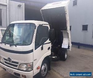 HINO DUTRO TIPPER TRUCK, LOW KLMS, DRIVE ON CAR LICENCE, NOT ISUZU MITSUBISHI 