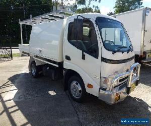 2010 Hino 300 Car Licence 614 5sp M Tabletop