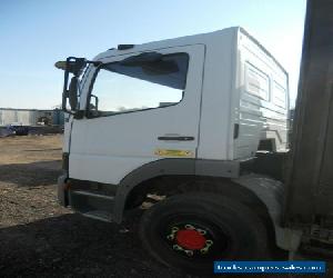 MERCEDES 1523 MAN 6SPD 2003 6x2 ON AIR REAR STEER DAY CAB 8 STUD AXLES 27' BED