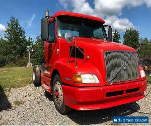 2001 Volvo CVN S/A DAYCAB --