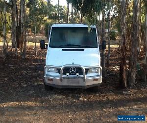 mercedes sprinter tray truck