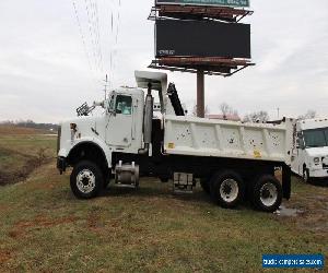 2004 Freightliner FL112