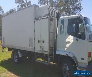 Mitsubishi 2006 FK7 Fighter Refridgerated Pantech Truck