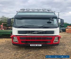 Volvo Tractor Unit. Tag Axle. Walking floor hydraulics. 741,000 kms. 2008