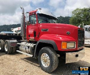 1998 Mack CL700