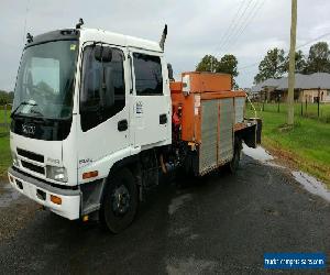 Isuzu frr 500 diesel crane crew cab tray service body truch dual cab