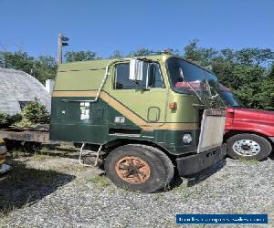 1982 Mack Cruiseliner