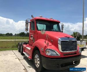 2005 Freightliner Columbia Day cab