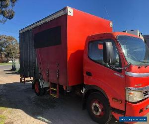 Hino Dutro Curtainsider