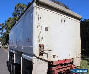 Mack Tipper Truck CH Fleetliner Truck and Dog Gorski LIKE KENWORTH WESTERN STAR