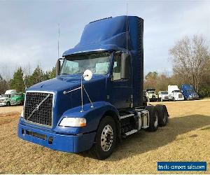 2014 Volvo VNM64 TANDEM DAYCAB --