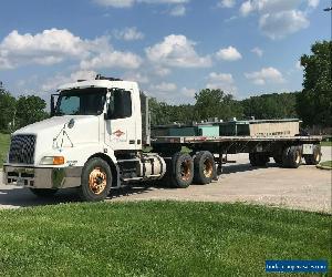 2002 Volvo VNL64T