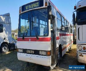 Isuzu 1994 Bus. Auto turbo diesel ideal motor home charter bus..