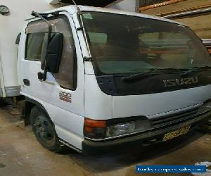 ISUZU NPR 200 REFRIGERATION TRUCK