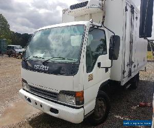 Isuzu npr400 truck