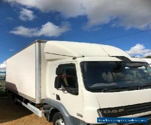 Daf LF45 7.5t box lorry with column taillift with sleeper cab