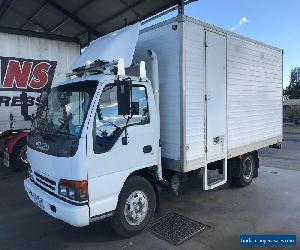 ISUZU VAN