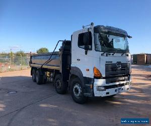 HINO (700) TRUCK