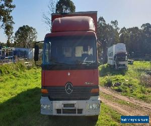 Mercedes Benz 2002 Atego taut liner curtain sider truck..  Tailgate loader