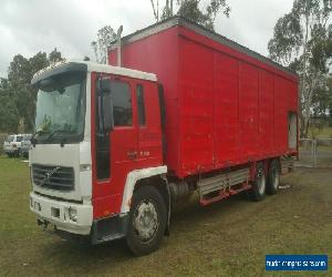 Volvo 2003 FL250 Pantech drinks truck. 6x2 lazy axle low km's