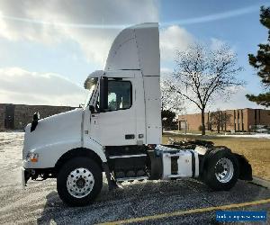 2012 Volvo Single Axle Day Cab Auto 362K 425HP VNL One Owner Great Runner Delivery Available