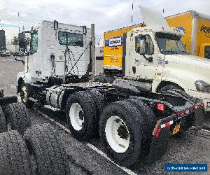 2015 Volvo VNL64T300