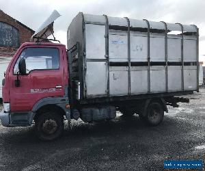 nissan cabstar horsebox cattle truck livestock