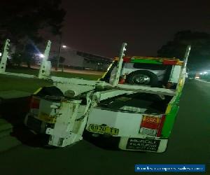 TOW TRUCK ISUZU 2000 model