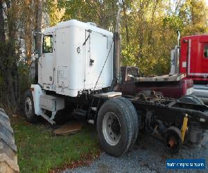 1999 Freightliner FLD 120