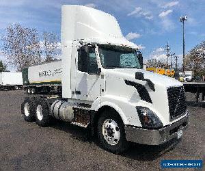 2015 Volvo VNL64T300