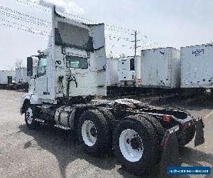 2015 Volvo VNL64T300