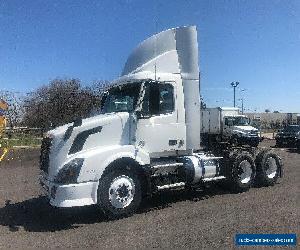 2015 Volvo VNL64T300