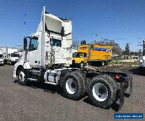 2015 Volvo VNL64T300