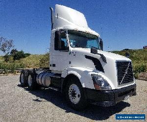 2015 Volvo VNL64T300