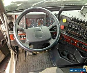 2001 Volvo VNL