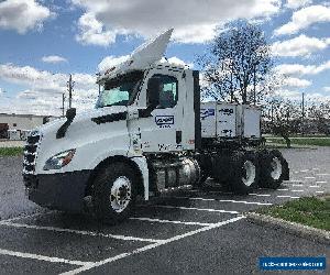 2018 Freightliner T12664ST