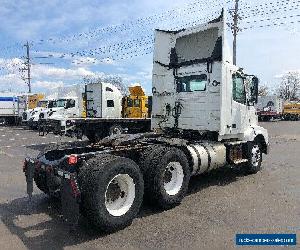 2015 Volvo VNL64T300