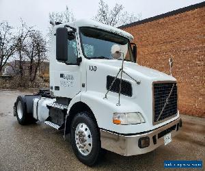 2012 Volvo Single Axle Day Cab Auto 350K 425HP VNL One Owner Great Runner Delivery Available