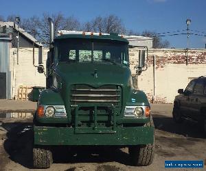 2002 Mack CV Series