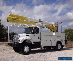 2006 International 7300 4X4 Bucket Boom Truck