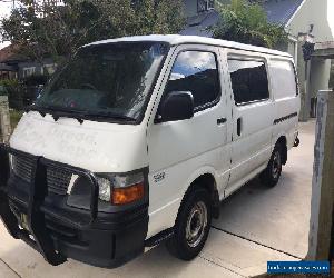 Toyota Hiace LWB 2004