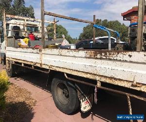 Mitsubishi canter tray truck