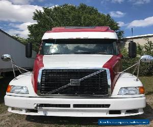 2000 Volvo VNL64T660