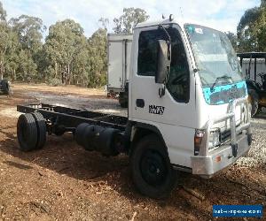 2005 Isuzu NQR cab chassis 