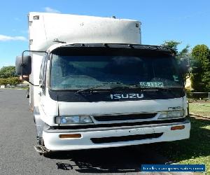 ISUZU 700 PANTEC TRUCK 7.5MT WITH SIDE DOORS 700,000 KM CLEAN TRUCK