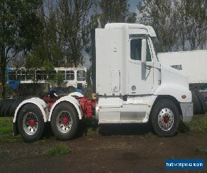 Freightliner 2002 FLX Century class prime Mover truck. Hydraulics!